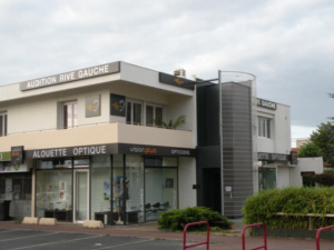 Photo de la vitrine du centre de Pessac